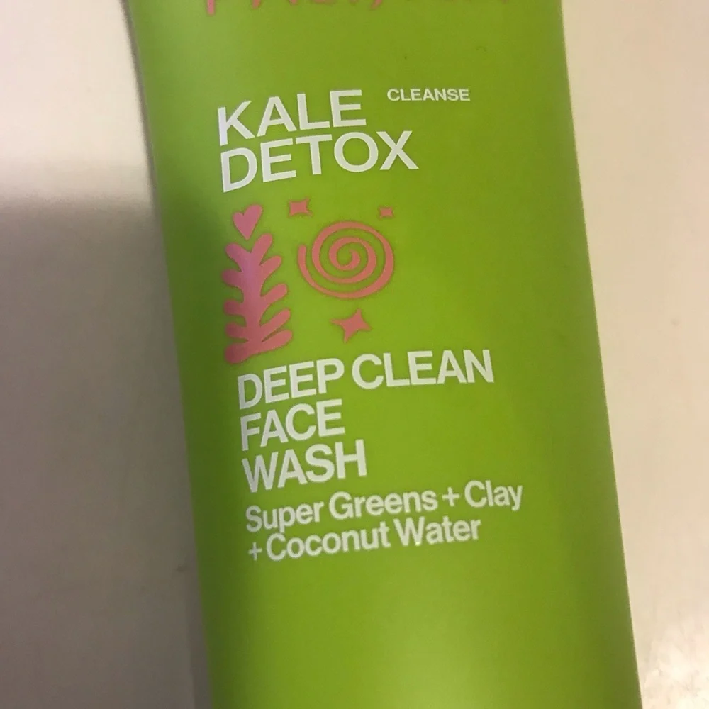 ☀️ Pacifica Kale Detox Deep Clean Face Wash
